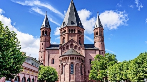 <em><em>巴塞</em><em>羅那</em></em><em>大學(xué)</em>和<em><em>巴塞</em><em>羅那</em></em>自治<em>大學(xué)</em>的區(qū)別是什么