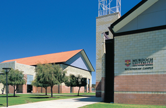 莫道克大學(xué)