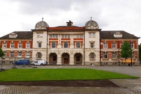 倫藝學(xué)費(fèi)多少？