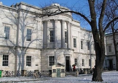 倫藝學(xué)費(fèi)多少？