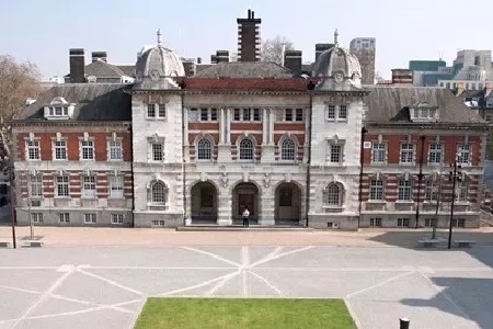 倫藝學(xué)費(fèi)多少？