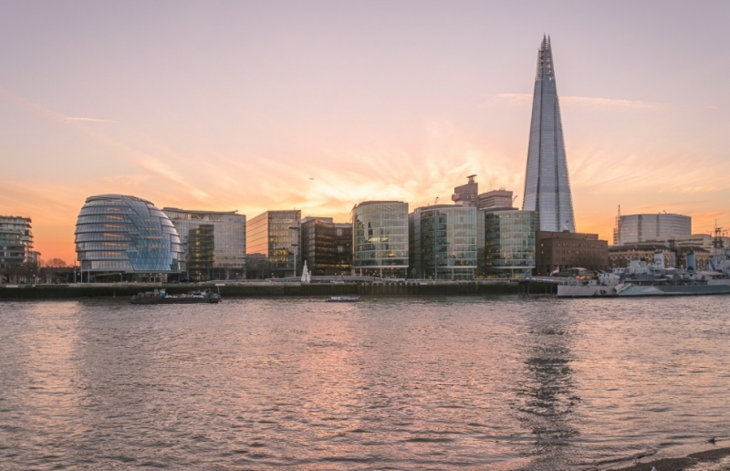 易三倉大學留學學費一年多少人民幣？